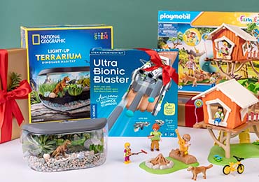 Featured product including Ultra Bionic Blaster, Light-up Terrarium, and Playmobil tree house